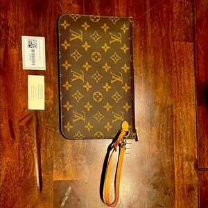 Louis Vuitton Neverfull GM pouch NEW never used